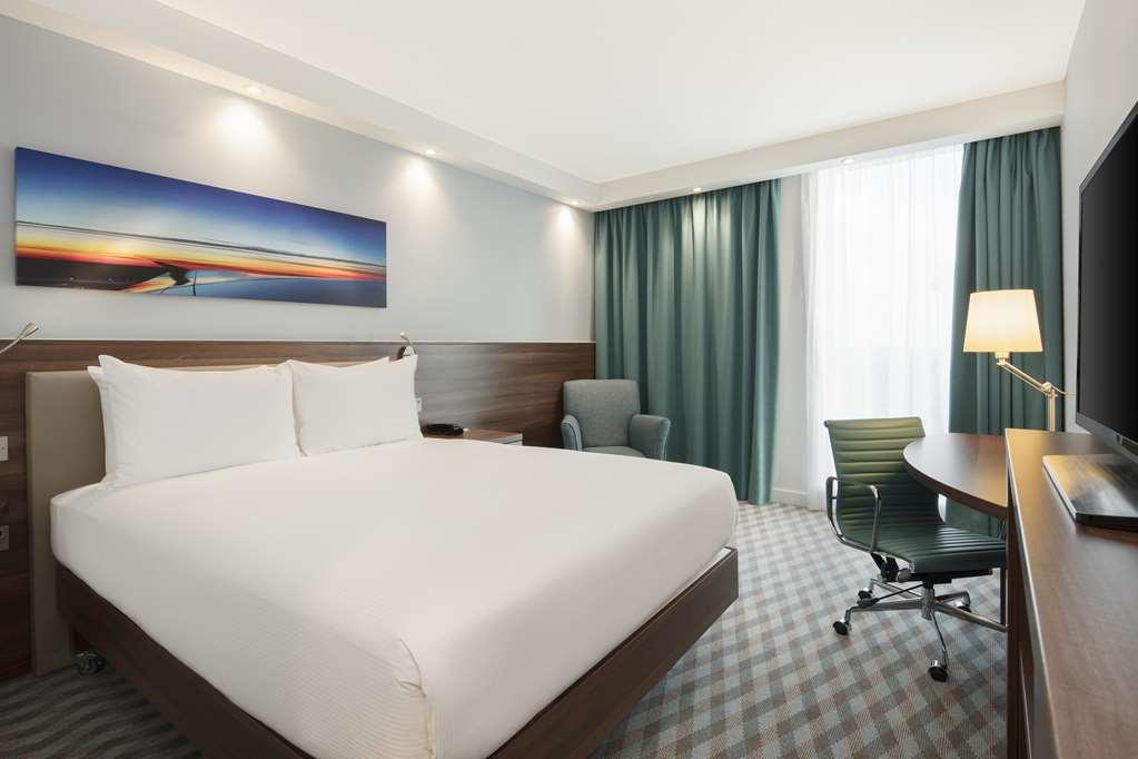Hampton By Hilton London Stansted Airport Hotel Stansted Mountfitchet Habitación foto